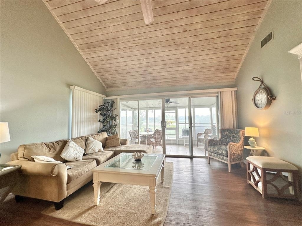 1096 Villa Lane - Photo 4