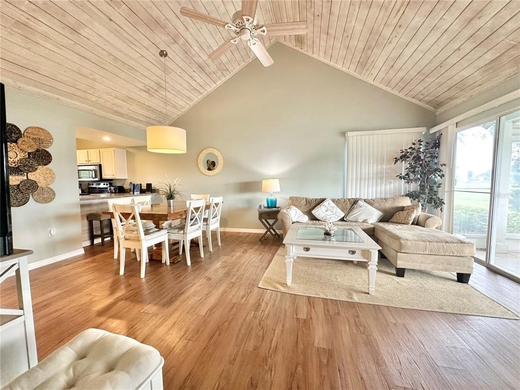 1096 Villa Lane - Photo 2