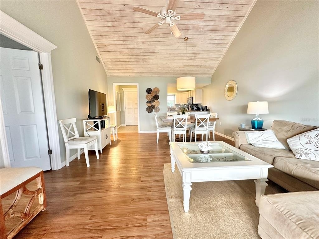 1096 Villa Lane - Photo 3