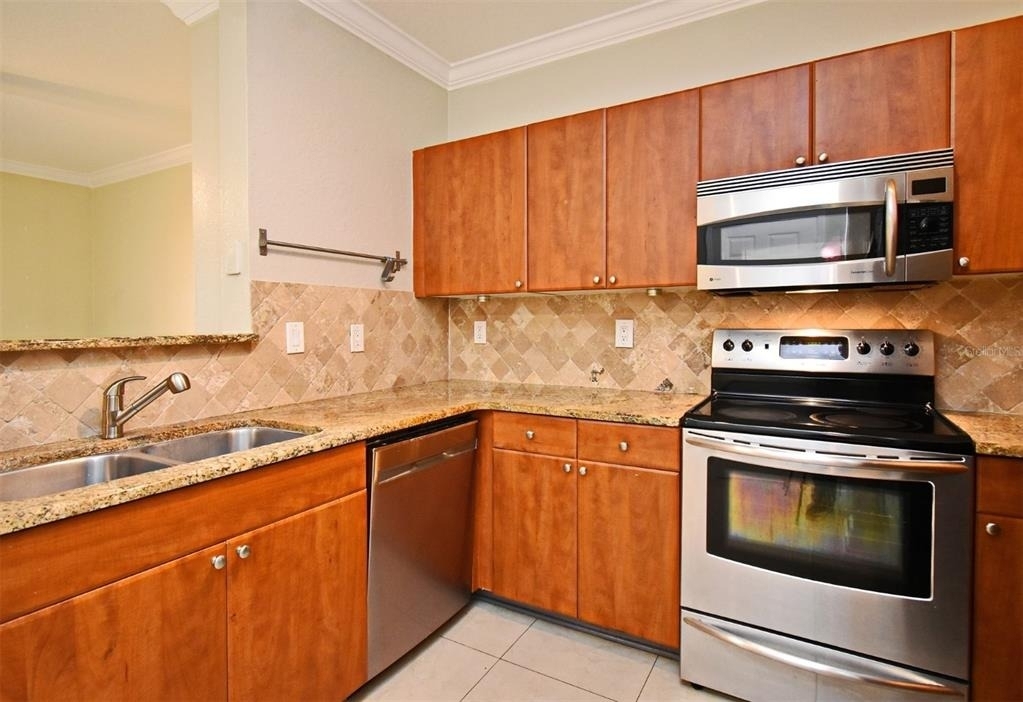 206 E South Street - Photo 3