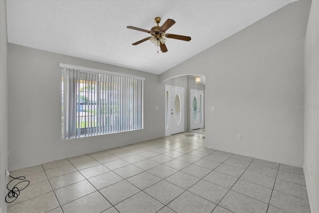112 Azalea Drive - Photo 4