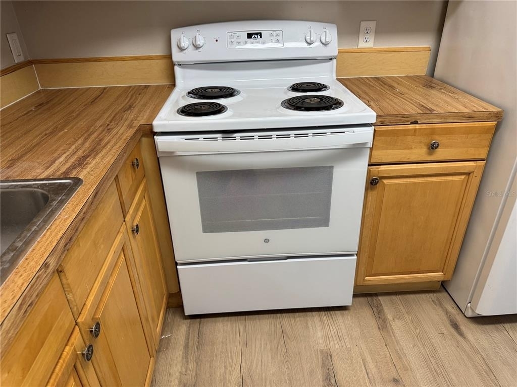 2365 Oak Park Way - Photo 7