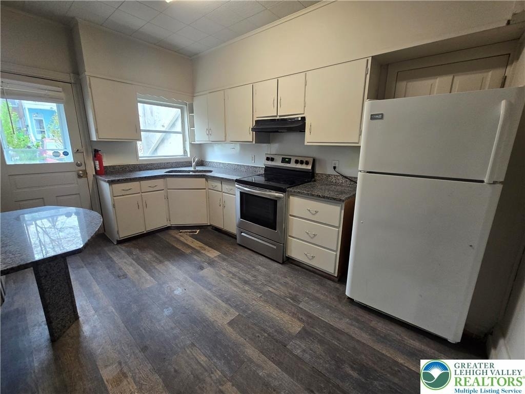 1437 Webster Street - Photo 4