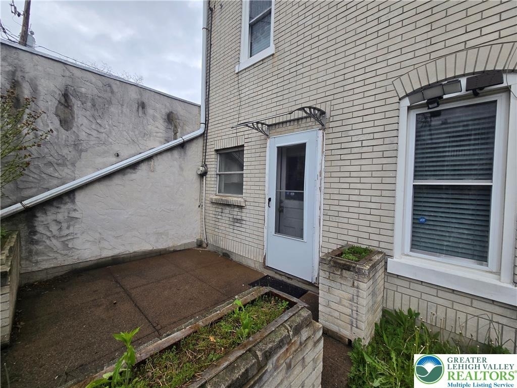 1437 Webster Street - Photo 10