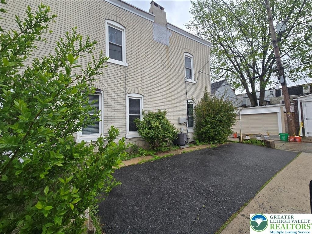 1437 Webster Street - Photo 1