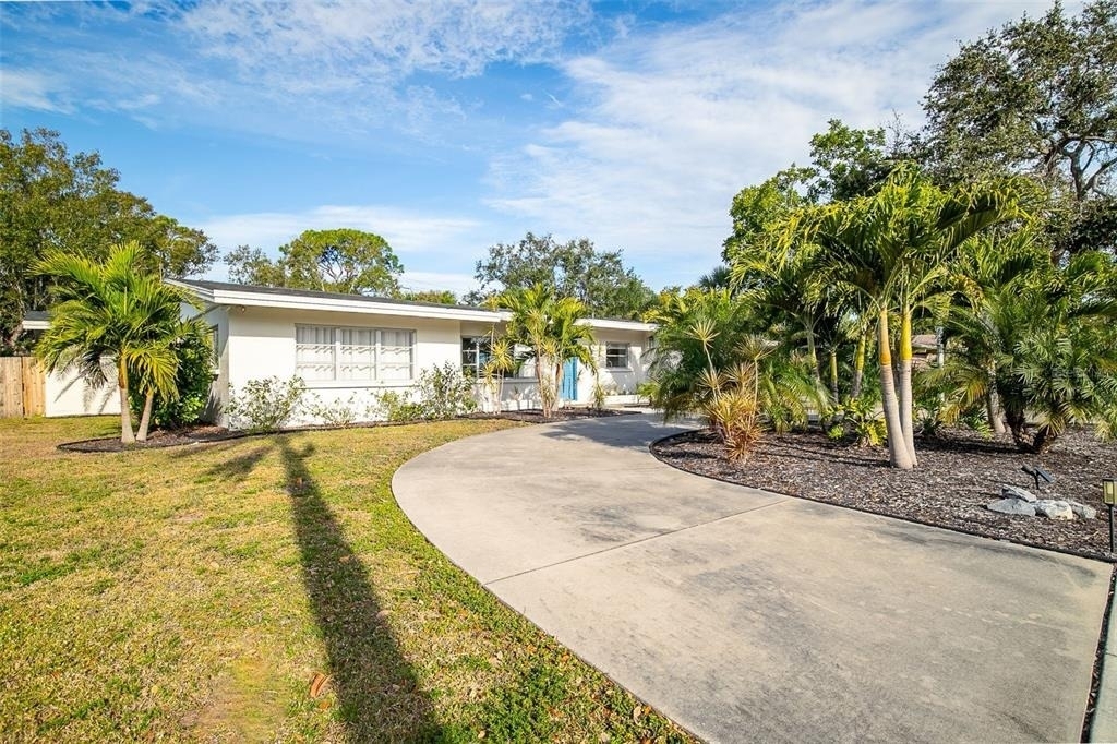 703 Whitfield Avenue - Photo 2