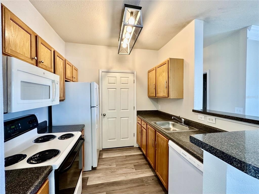 4802 51st Street W - Photo 7