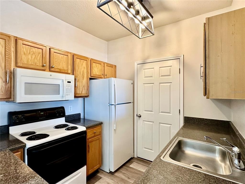 4802 51st Street W - Photo 8