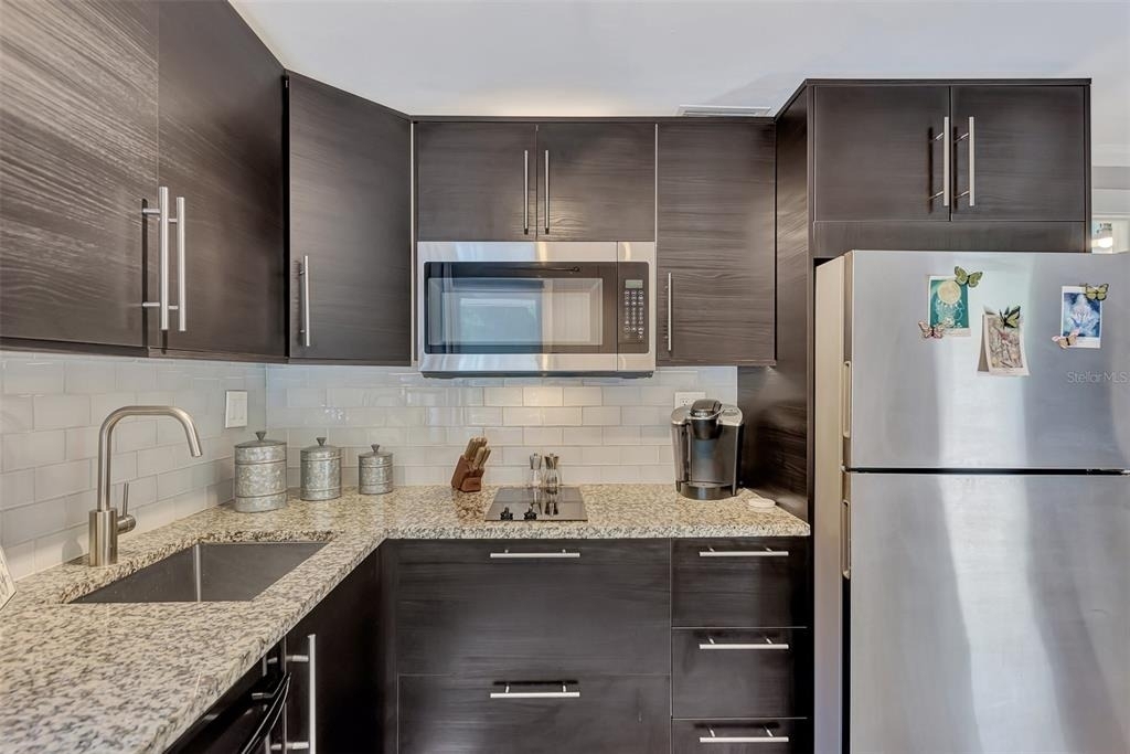 1045 40th Street - Photo 8