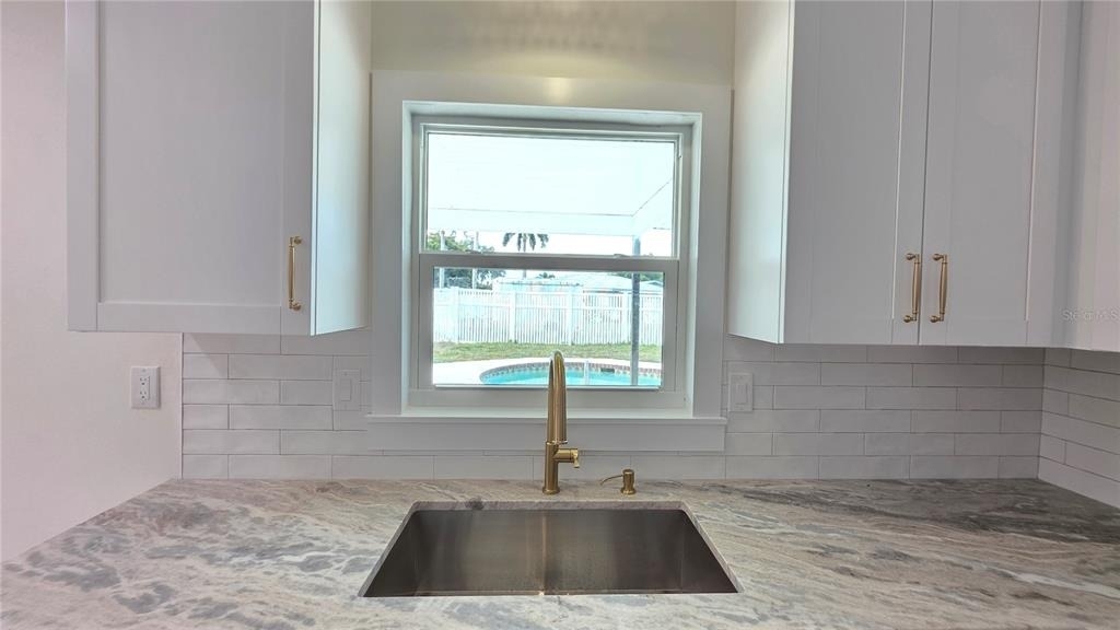 6817 11th Avenue Nw - Photo 3