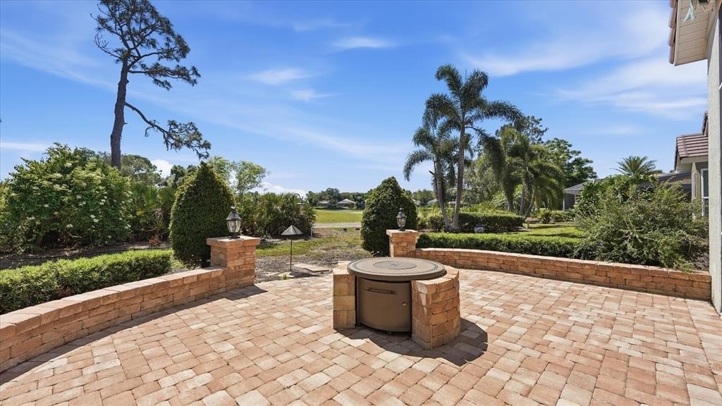 8009 Hampton Court - Photo 21