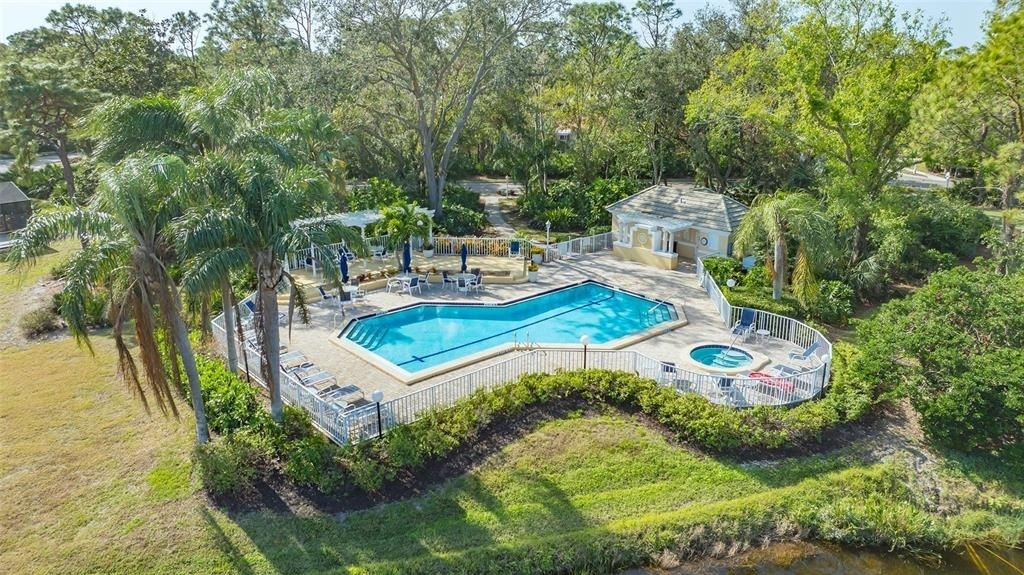 8009 Hampton Court - Photo 31