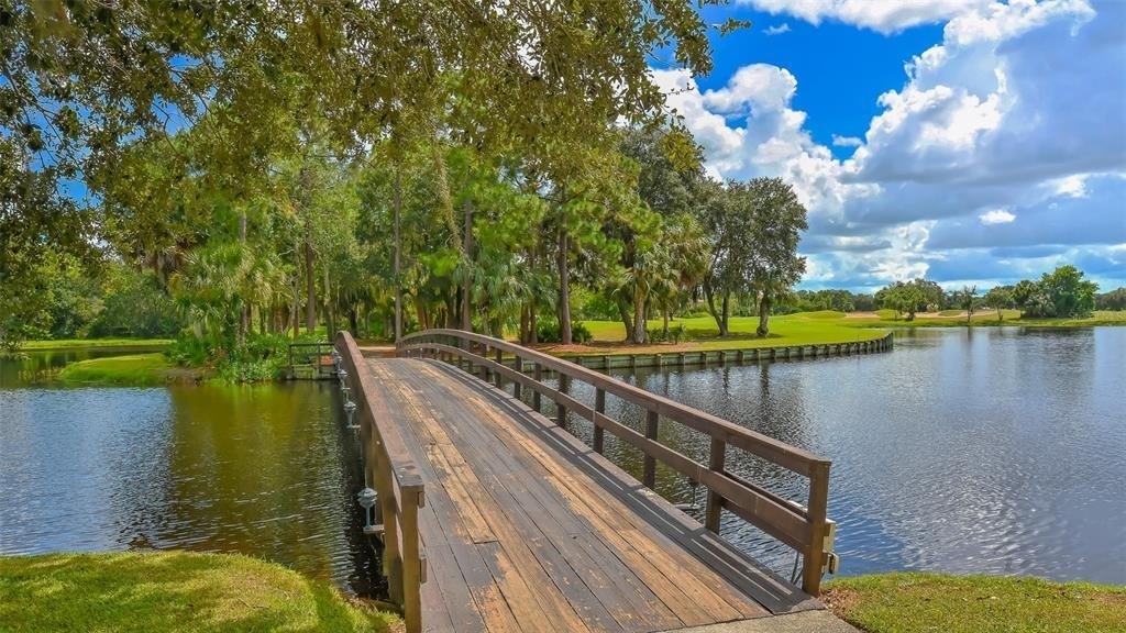 8009 Hampton Court - Photo 42