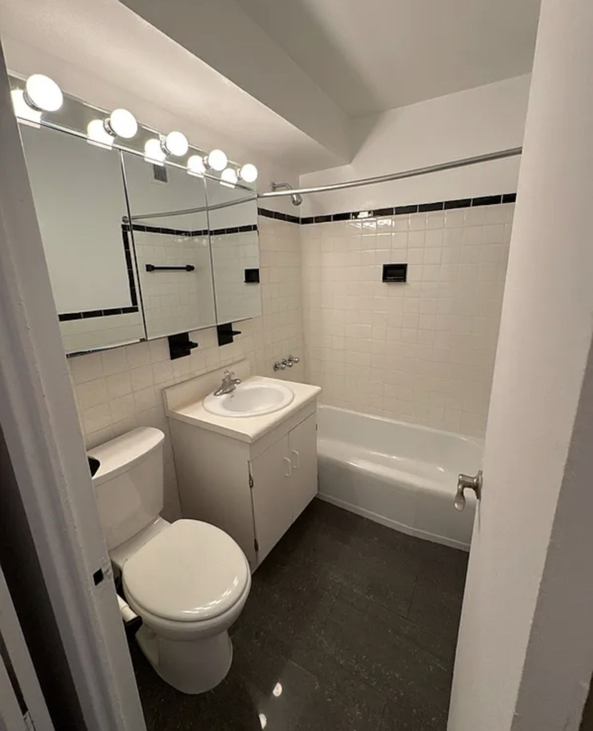 330 East 46th Street - Photo 8