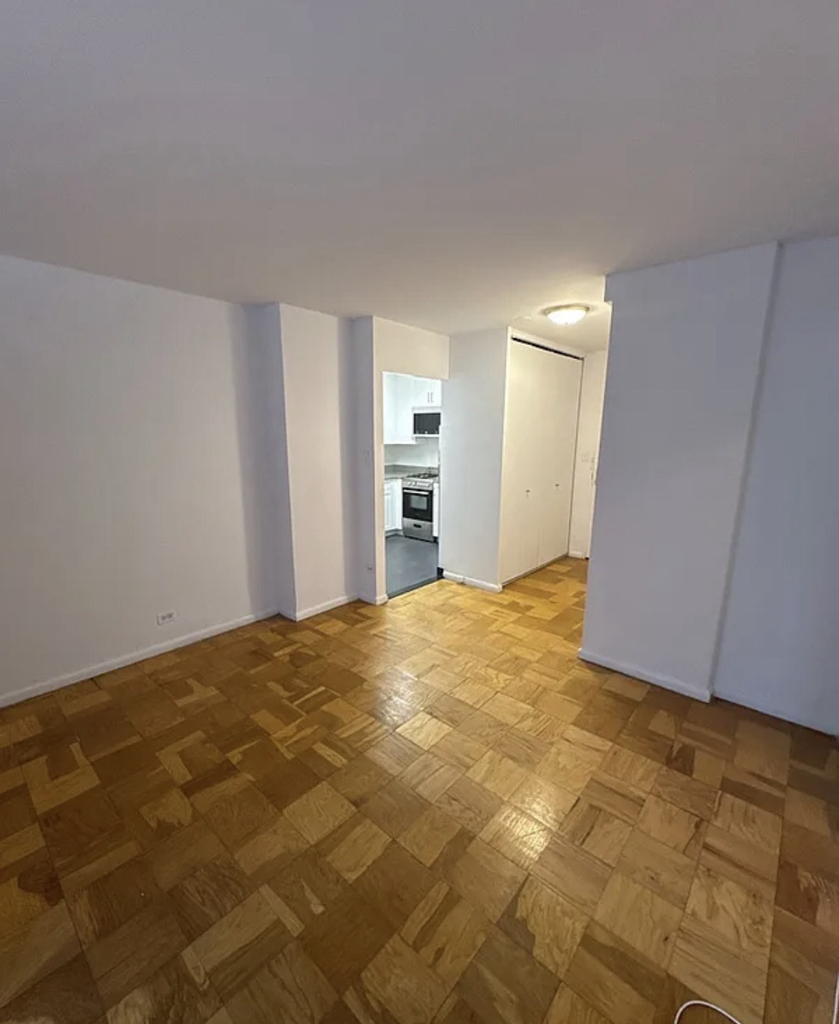 330 East 46th Street - Photo 1