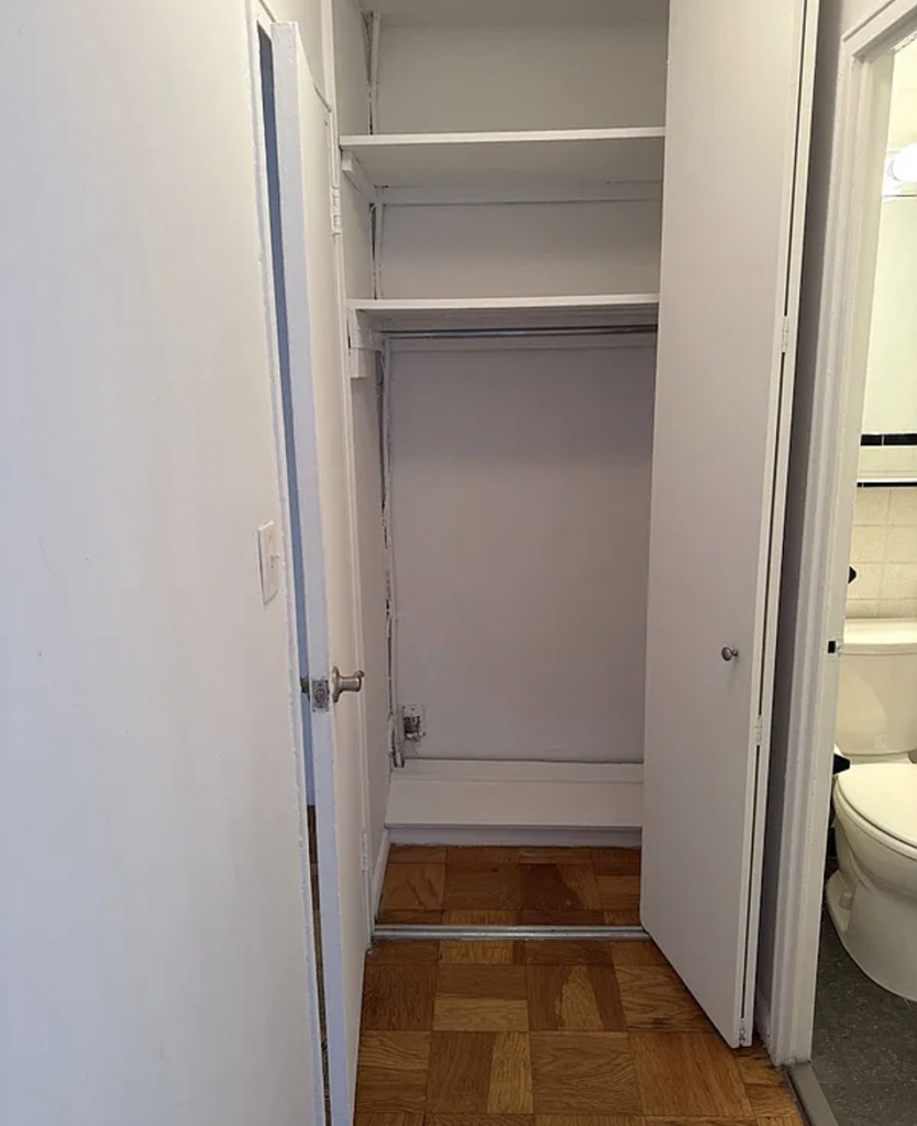 330 East 46th Street - Photo 6