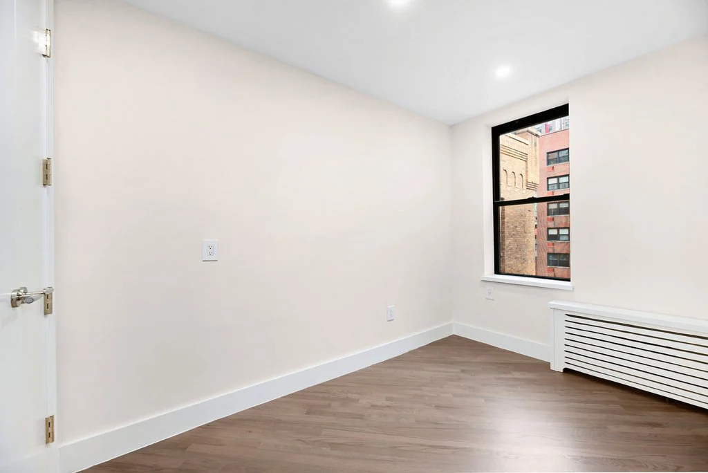 226 East 70th Street - Photo 5