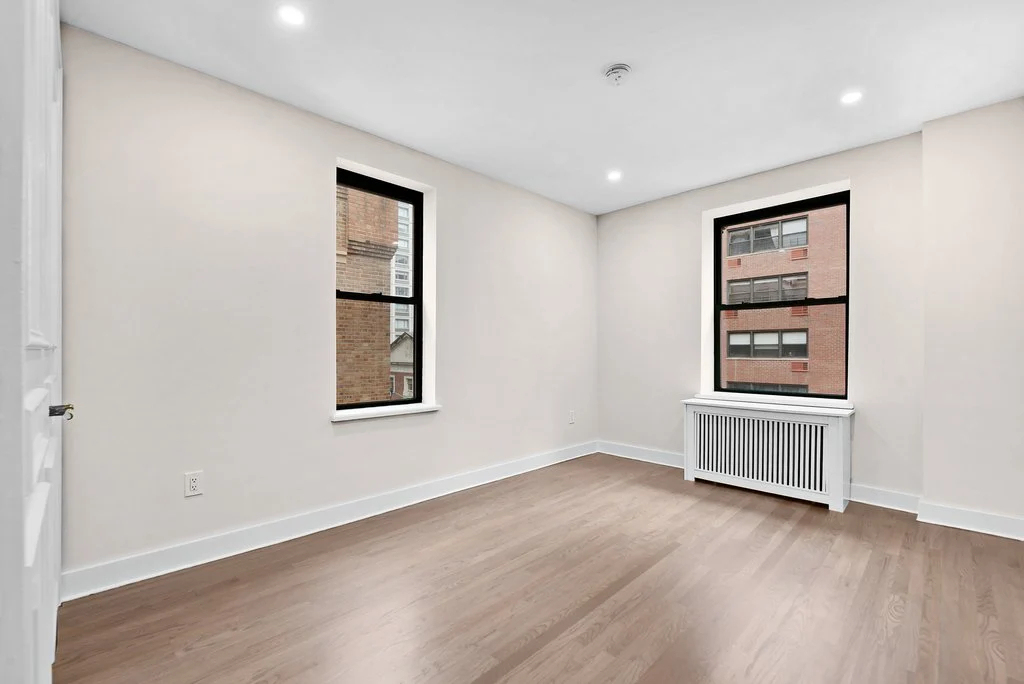 226 East 70th Street - Photo 4