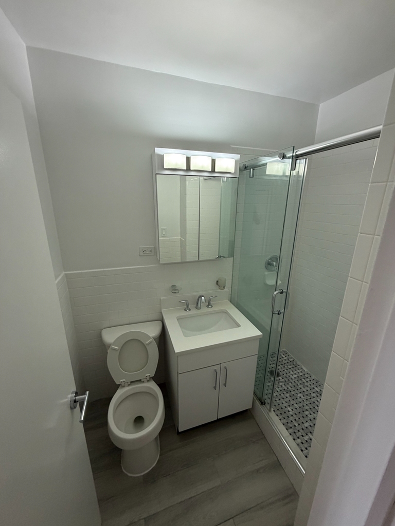 East 88th Street - Photo 12