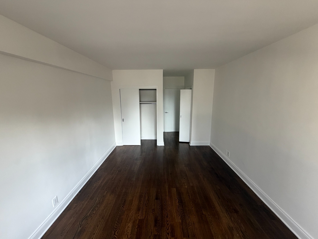 East 88th Street - Photo 5