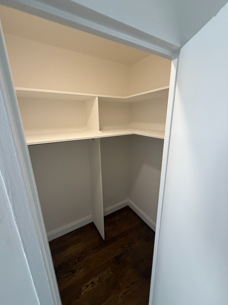 East 88th Street - Photo 14