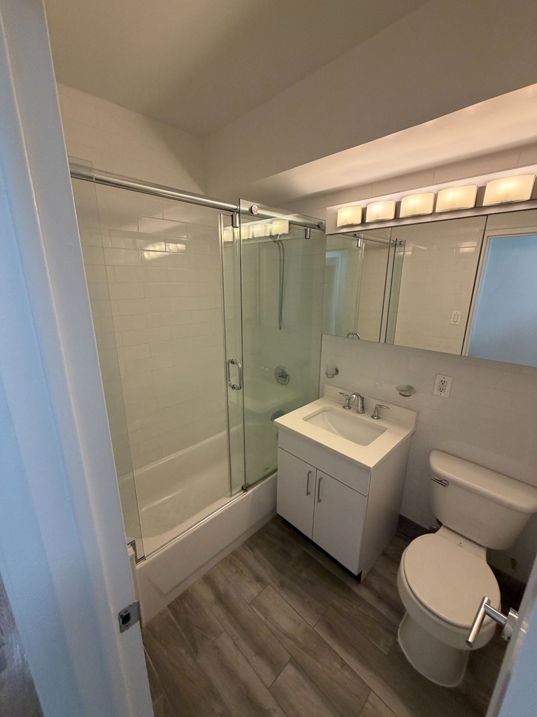 East 57th Street - Photo 9