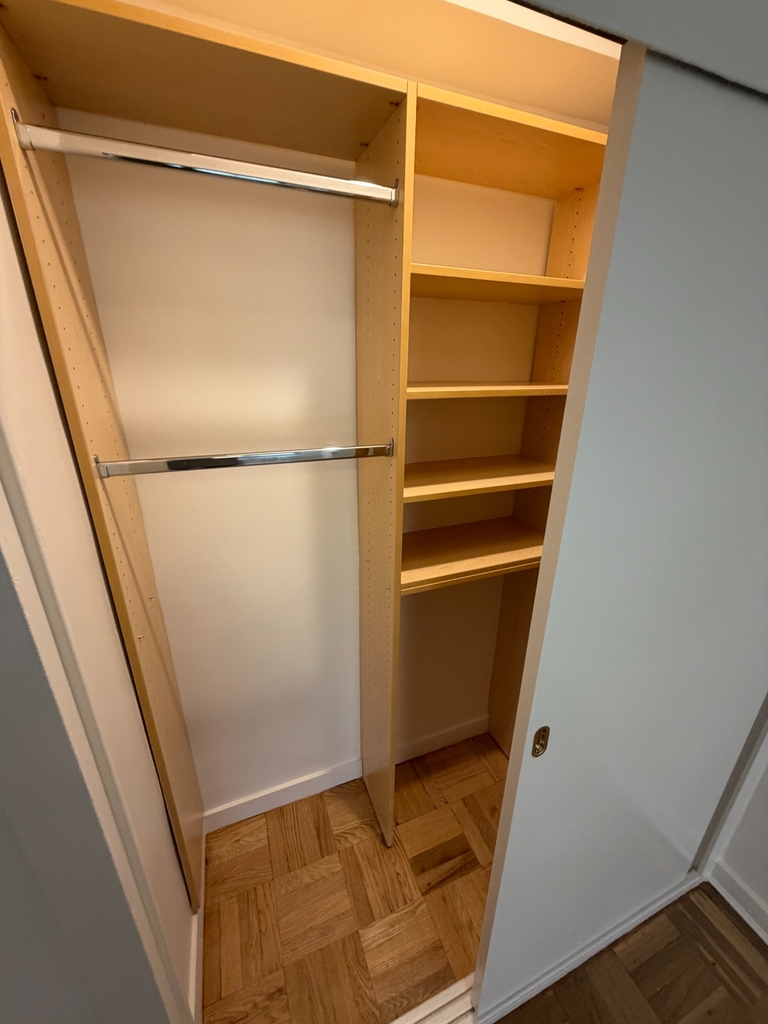 East 55th Street - Photo 2