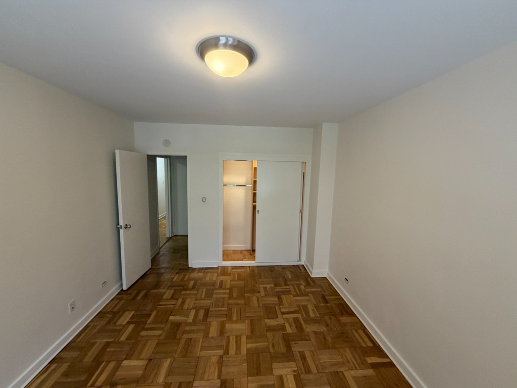 East 55th Street - Photo 1