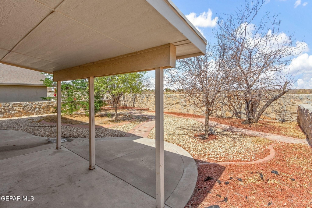 2120 Shreya Street - Photo 12