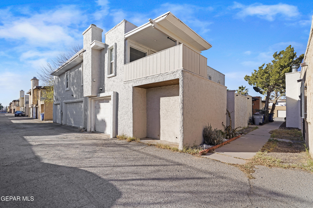 10628 Springwood Drive - Photo 1
