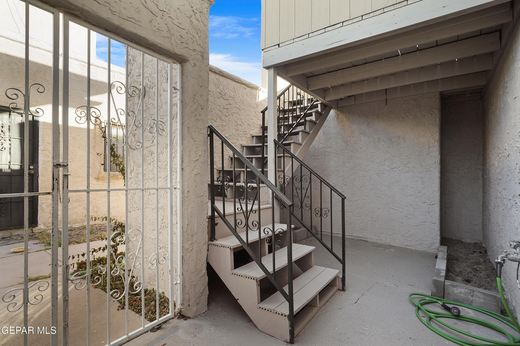 10628 Springwood Drive - Photo 5