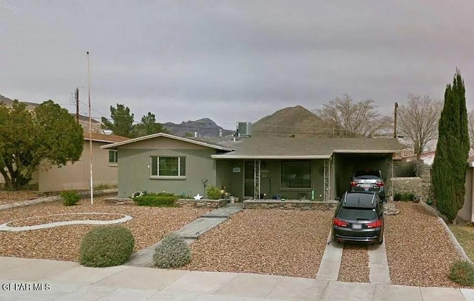 2705 Jackson Avenue - Photo 0