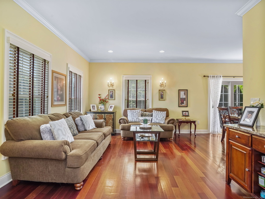 56 Barholm Avenue - Photo 4