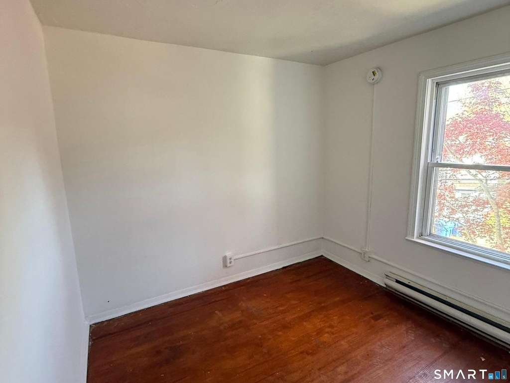 33 Olive Street - Photo 4