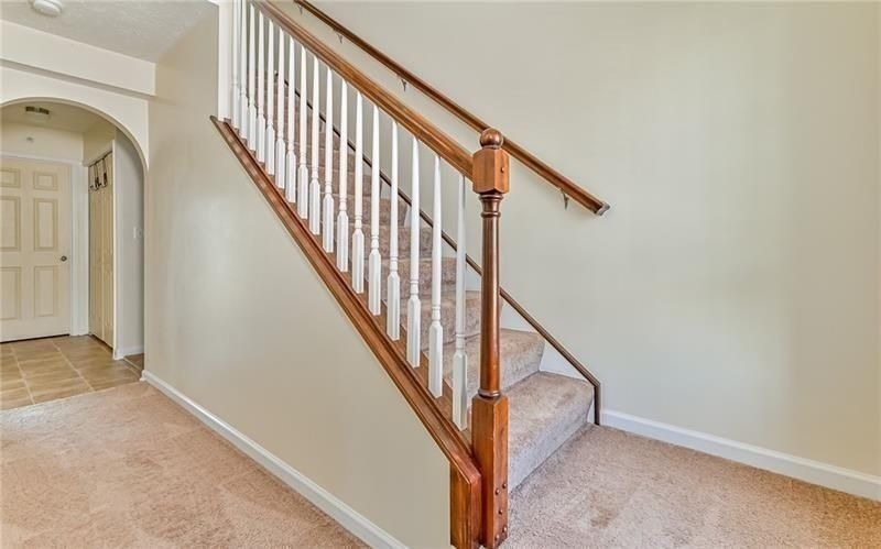 209 Ascot Ct - Photo 1