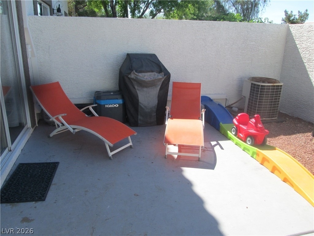 221 Luninborg Street - Photo 2