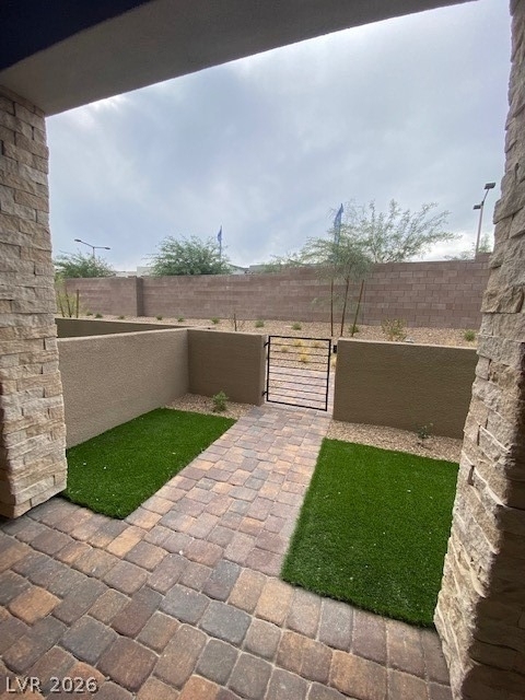 600 N Carriage Hill Drive - Photo 4