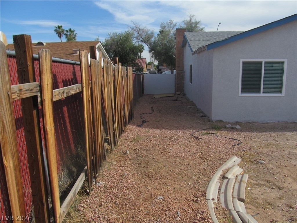 7036 Pinebrook Court - Photo 12