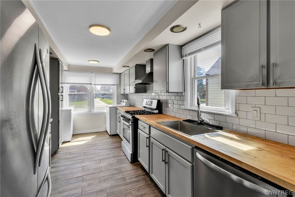 4098 Bailey Avenue - Photo 3
