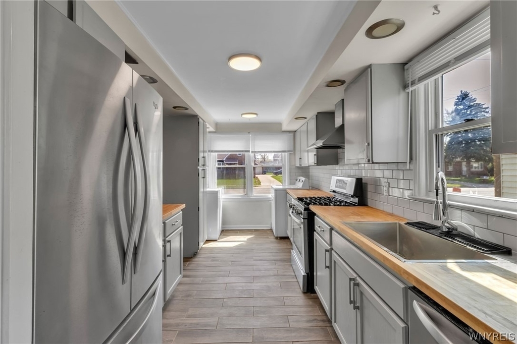 4098 Bailey Avenue - Photo 2