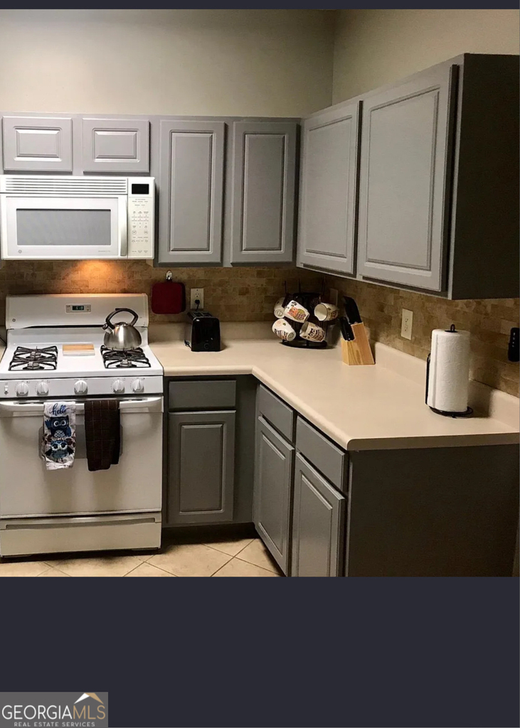 3266 Mill Springs Circle - Photo 2