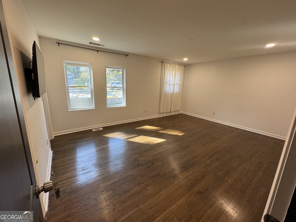 995 Fleetwood Circle Sw - Photo 4