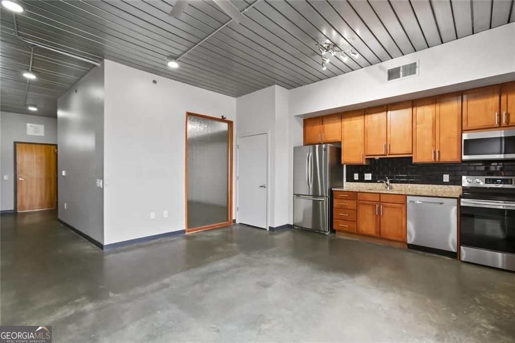 620 Glen Iris Drive Ne - Photo 0
