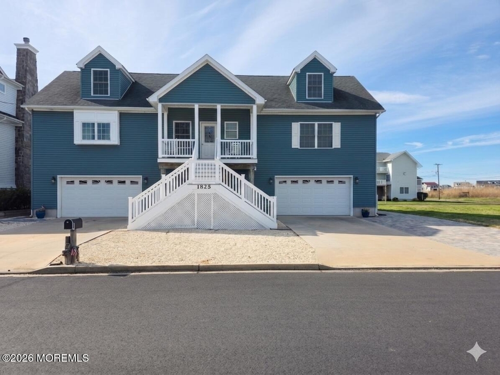 1825 Boat Point Drive - Photo 0