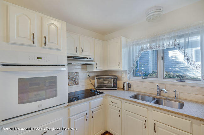 315 Tuttle Avenue - Photo 8