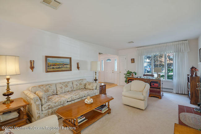 315 Tuttle Avenue - Photo 3