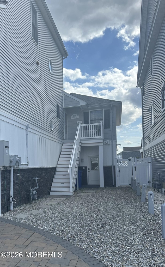 17 7th Avenue - Photo 1