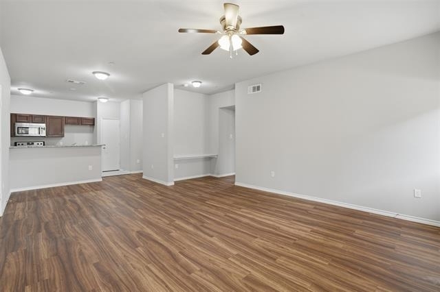 514 E Hazelwood Street - Photo 2