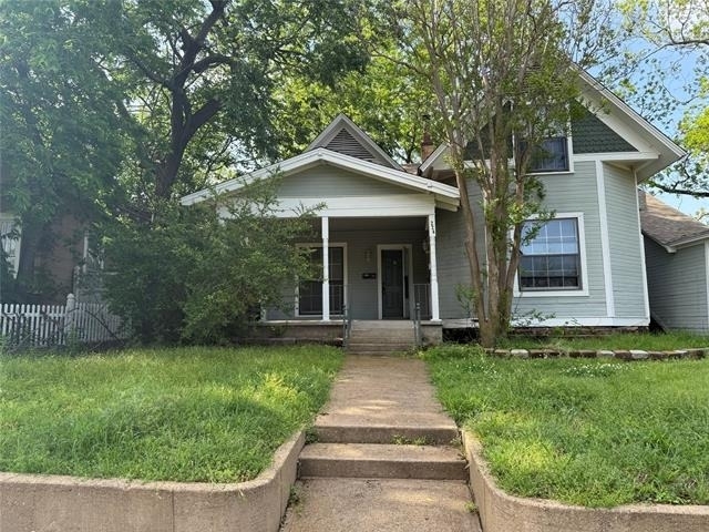 224 W Hull Street - Photo 1