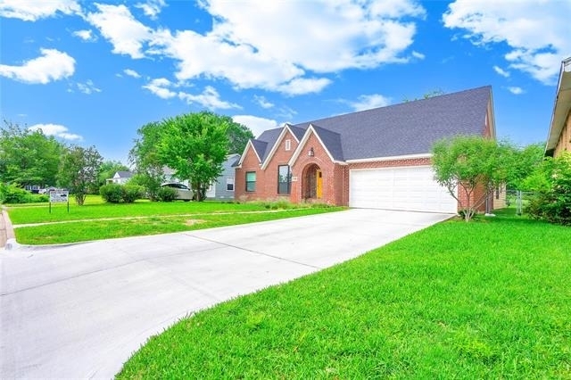 3240 Sandage Avenue - Photo 3